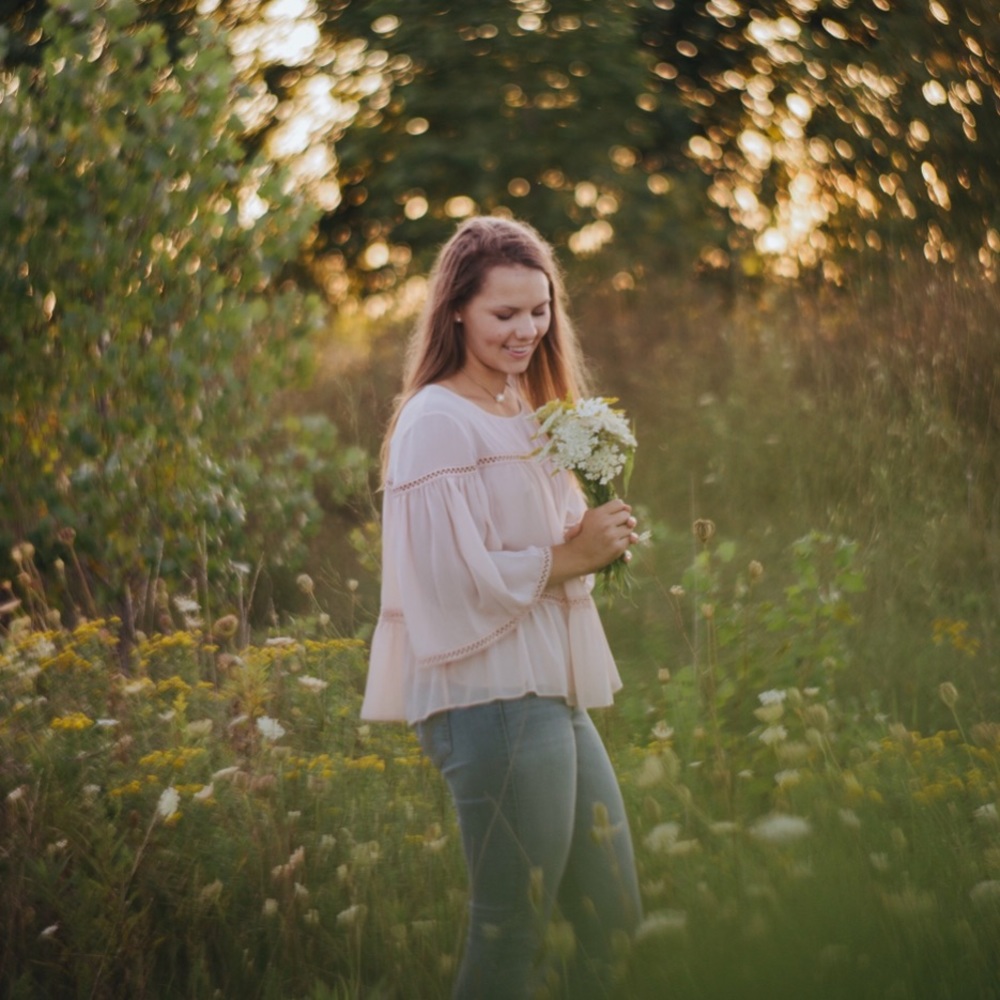 Meet your Posher, Maya